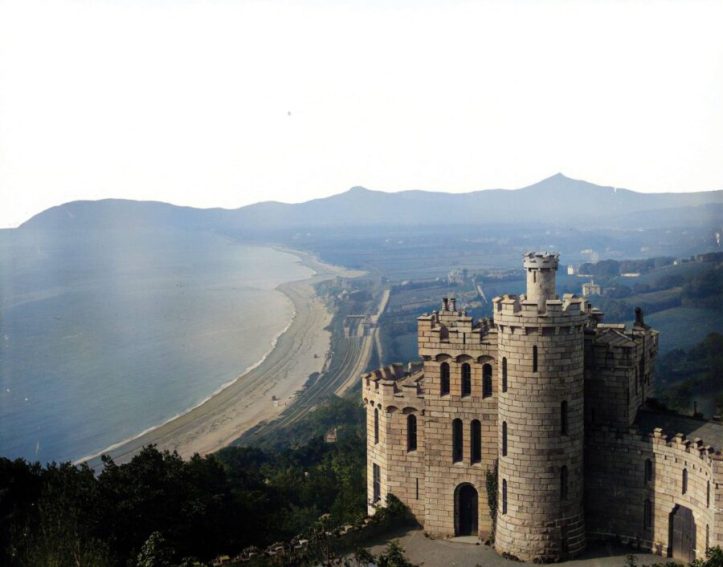 Daphne du Maurrier Rebecca Manderley estate Mrs Danvers